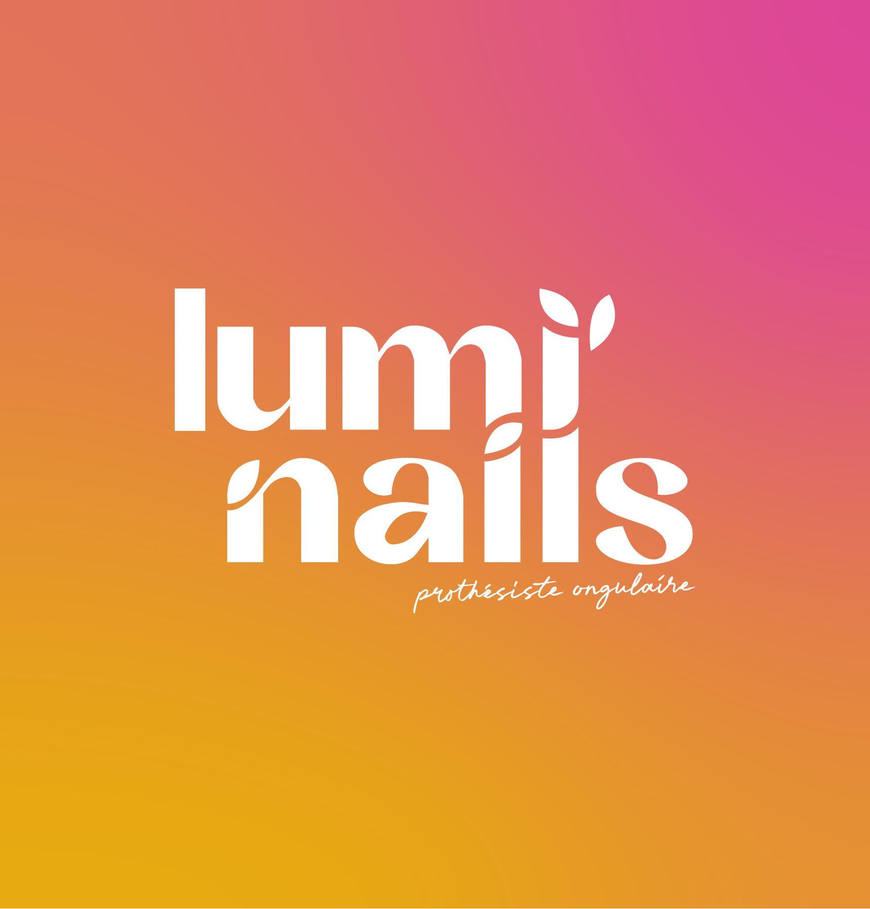 Cette image montre une décoration de porte àCCI avec des modes de experimentedoo par des femmes.